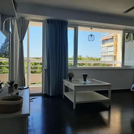 Sunny In With Shared Garden Appartement Torremolinos